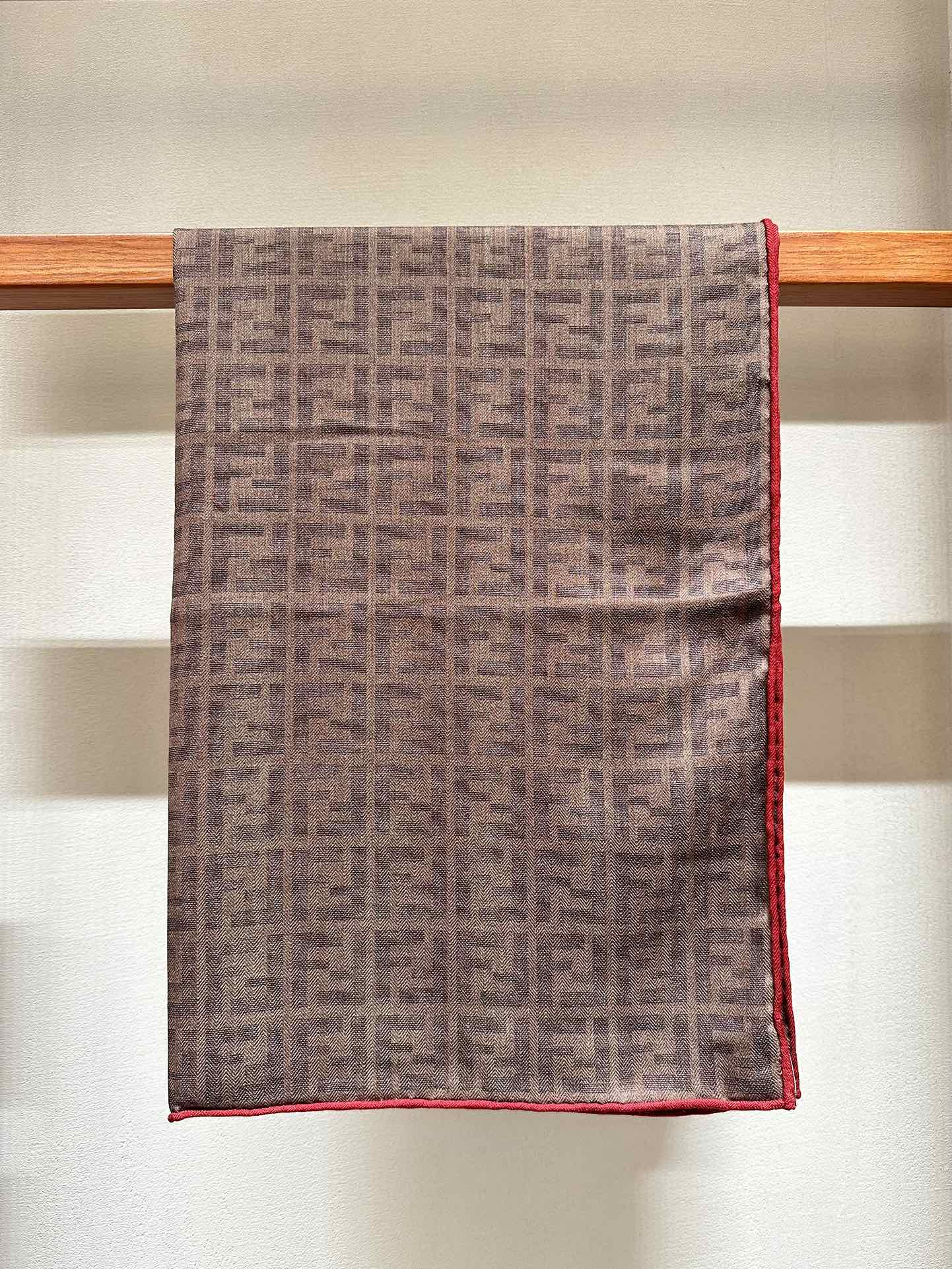Luxury FendiFF SHAWL 185 CM IN COFFEE BROWN SILK AND WOOL WITH RED BORDER 413673