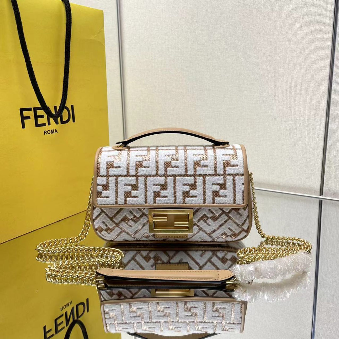 Luxury FendiBAGUETTE 24 IN WHITE WOOL AND CAMEL BROWN RAFFIA CALFSKIN TRIM