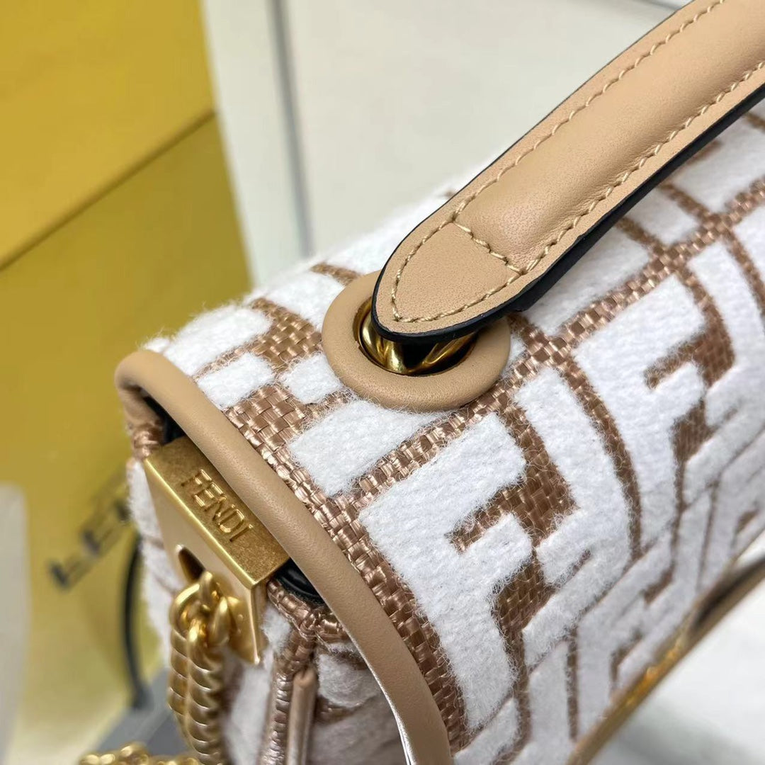 Luxury FendiBAGUETTE 24 IN WHITE WOOL AND CAMEL BROWN RAFFIA CALFSKIN TRIM