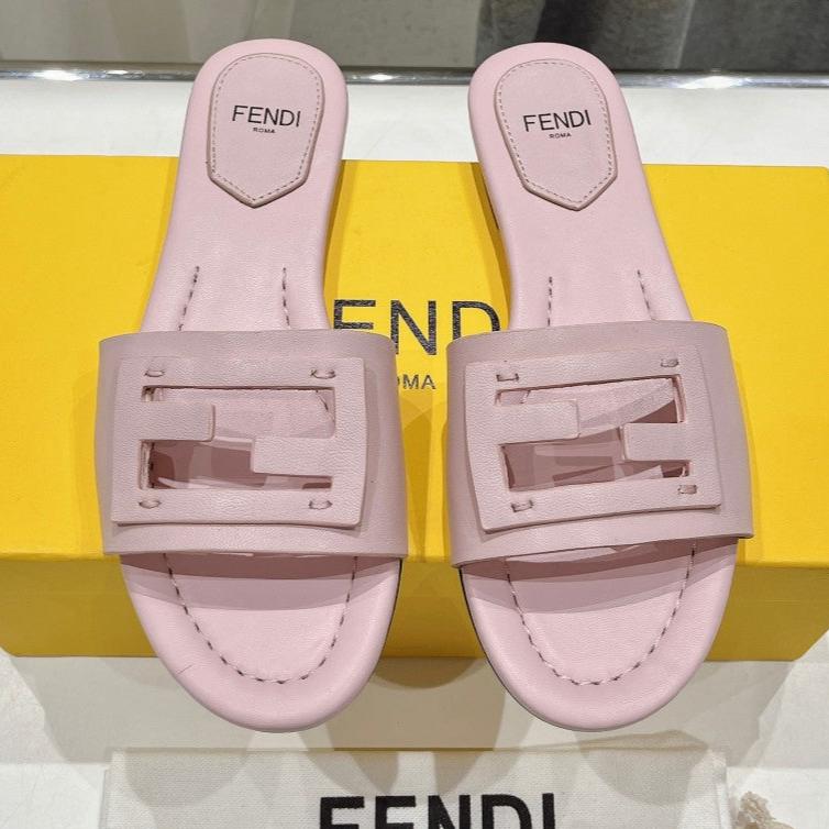 Luxury FendiLuxury FendiBAGUETTE SLIDES IN LIGHT PINK LAMBSKIN