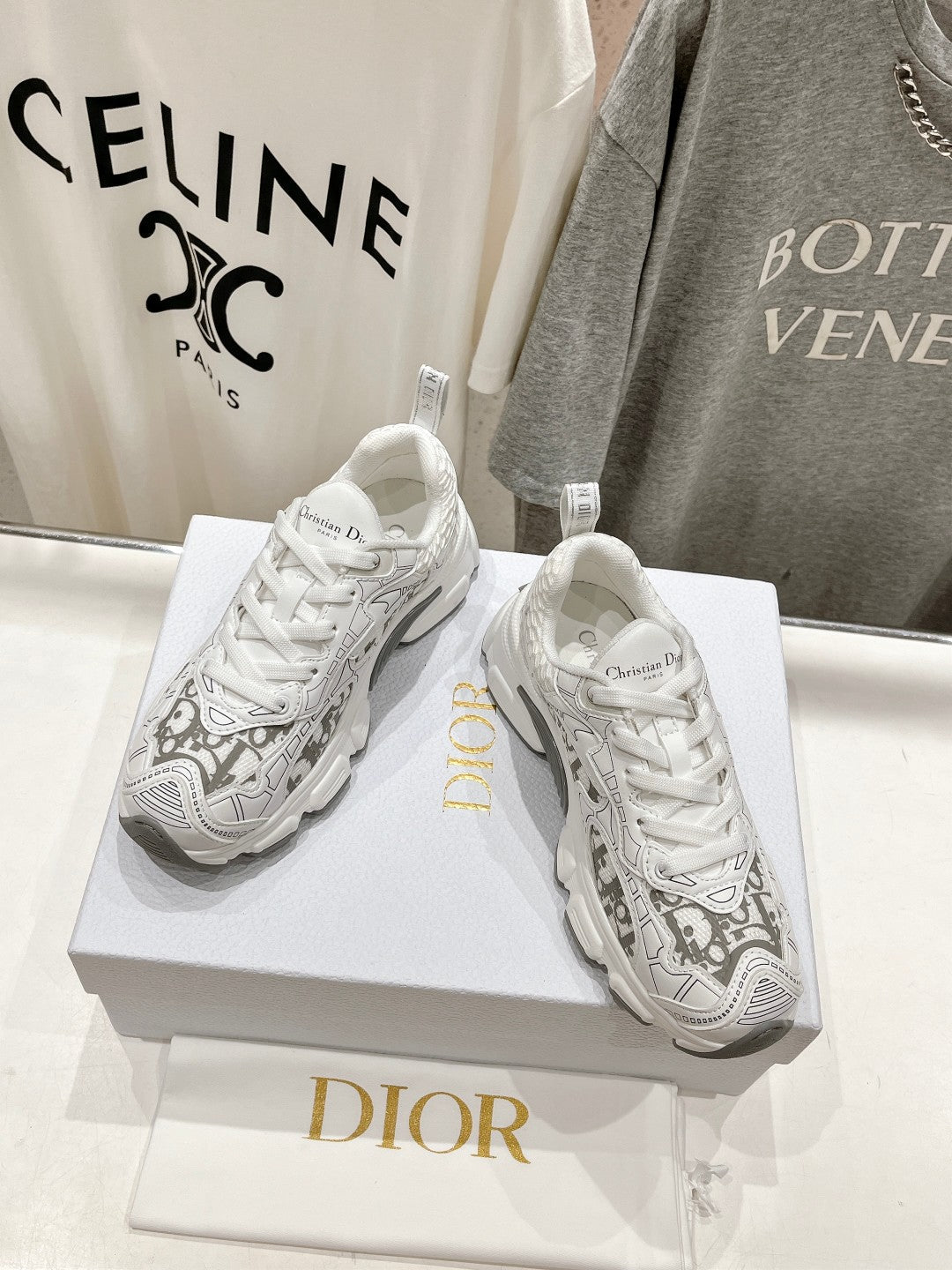 Luxury DiorVibe Sneaker White Grey Polyester Mesh Fabric And Cowhide
