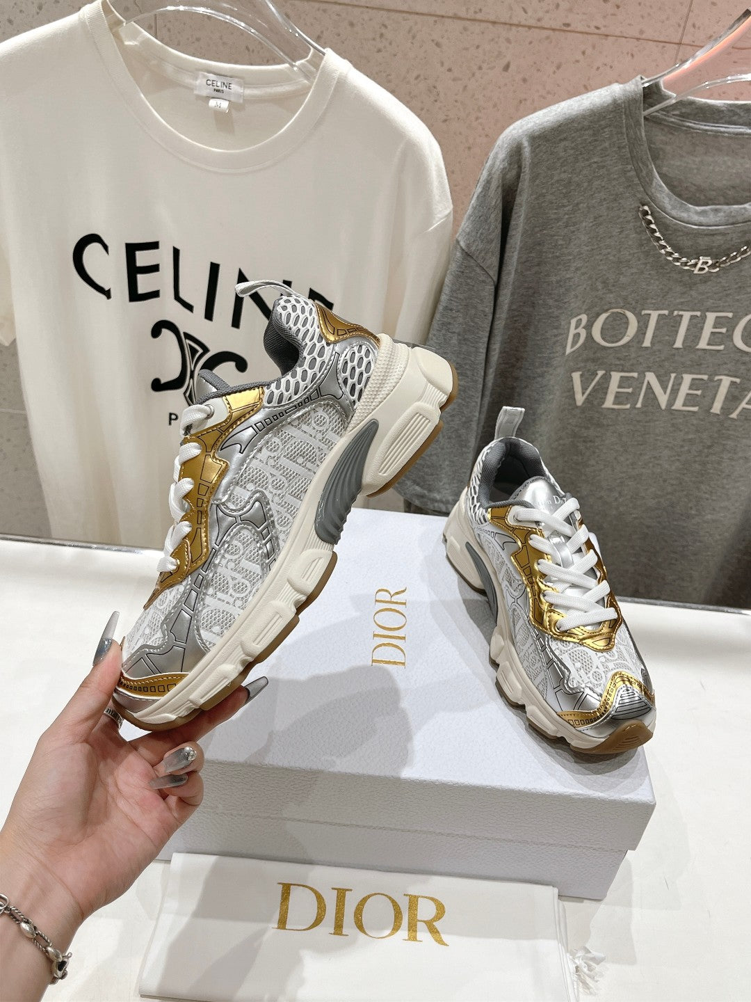 Luxury DiorVibe Sneaker White Mix Grey Gold Polyester Mesh Fabric And Cowhide
