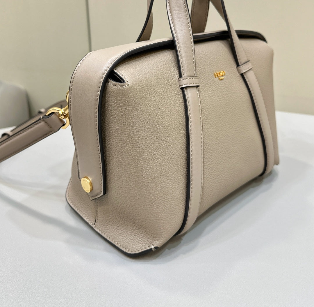 Luxury FendiLuxury Fendi27 BAG IN TAN BROWN CALFSKIN WITH GOLD HARDWARE