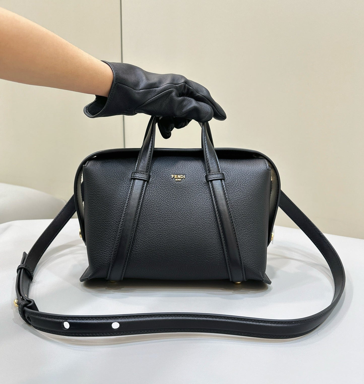 Luxury FendiLuxury Fendi27 BAG IN BLACK CALFSKIN WITH GOLD HARDWARE