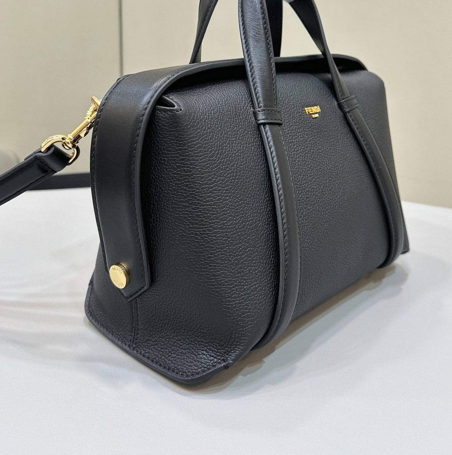 Luxury FendiLuxury Fendi27 BAG IN BLACK CALFSKIN WITH GOLD HARDWARE