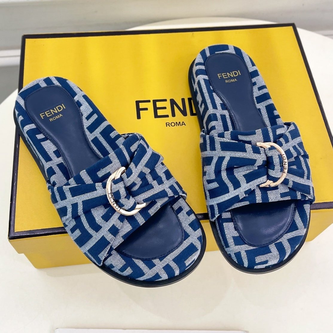 Luxury FendiLuxury FendiFLAT SLIPPER IN NAVY BLUE MONOGRAM JACQUARD FABRIC WITH GOLD HARDWARE