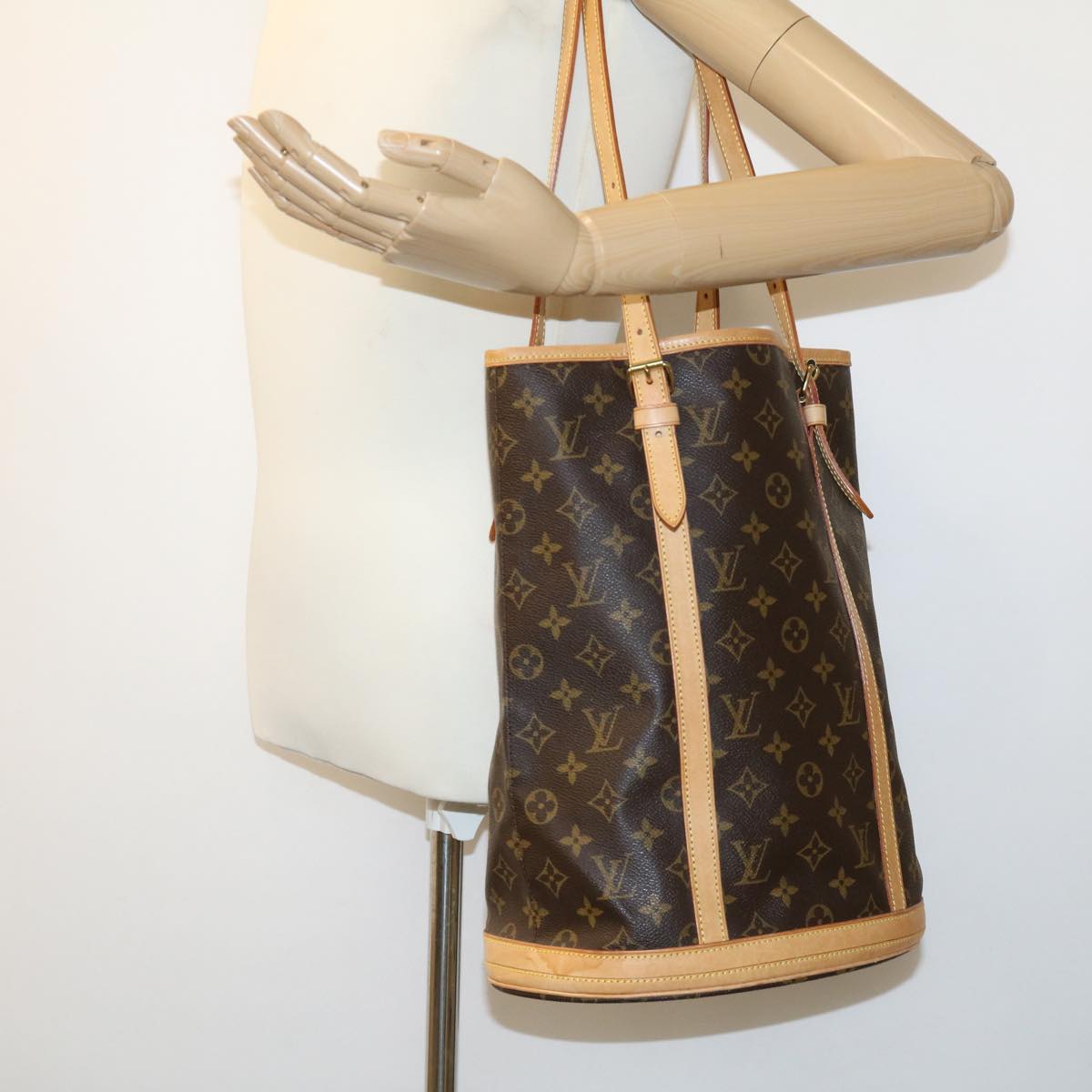 LOUIS VUITTON Monogram Bucket GM Shoulder Bag M42236 LV jk1787