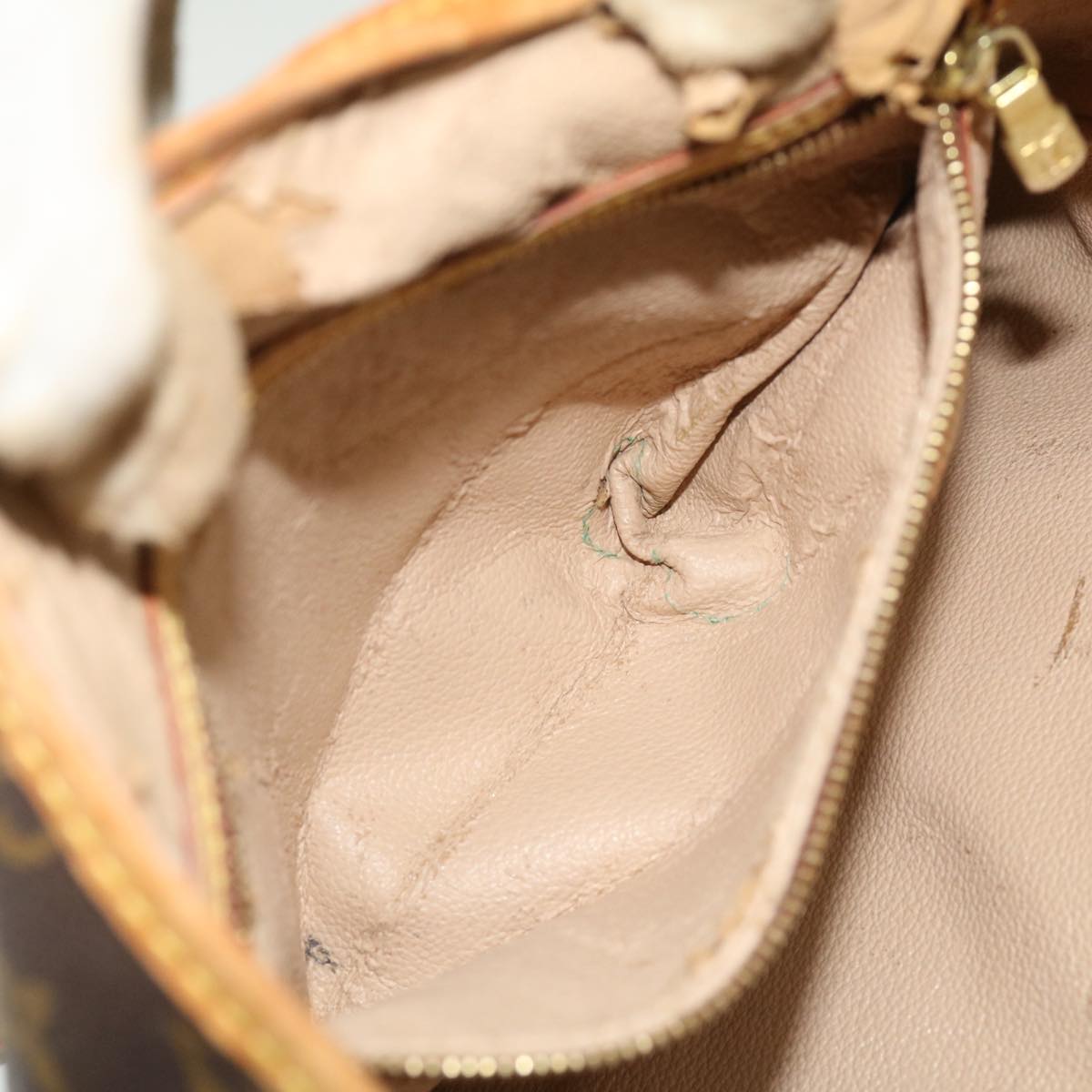LOUIS VUITTON Monogram Bucket GM Shoulder Bag M42236 LV jk1975