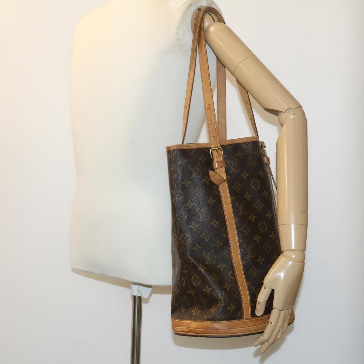 LOUIS VUITTON Monogram Bucket GM Shoulder Bag M42236 LV jk1979