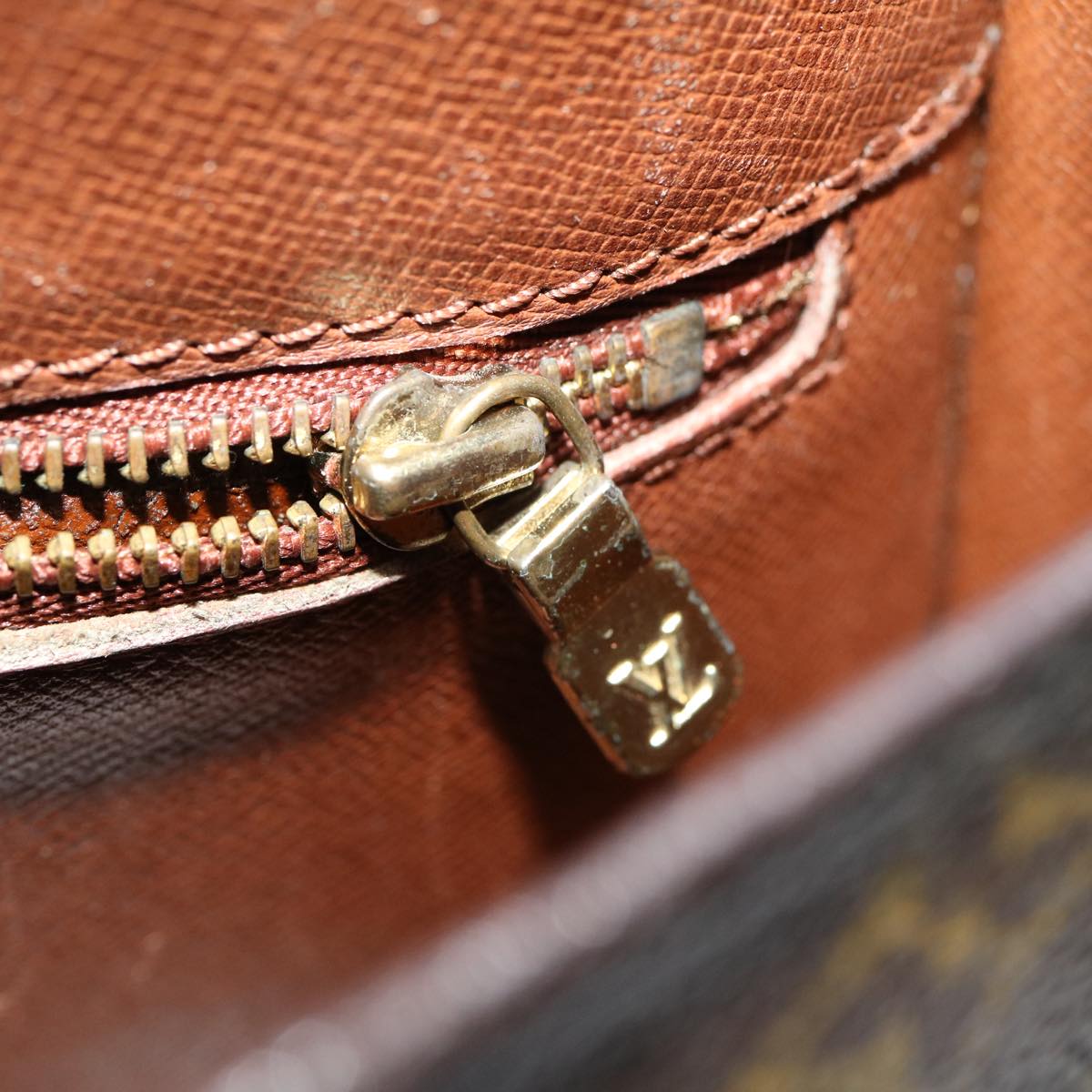 LOUIS VUITTON Monogram Saint Cloud MM Shoulder Bag M51243 LV jk2052