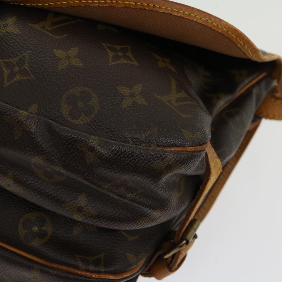 LOUIS VUITTON Monogram Saumur 30 Shoulder Bag M42256 LV jk2467