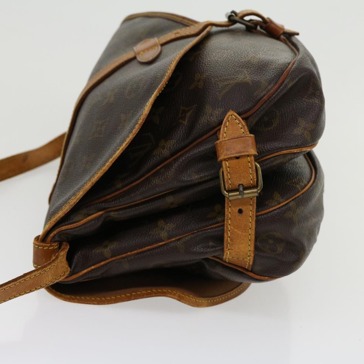 LOUIS VUITTON Monogram Saumur 30 Shoulder Bag M42256 LV jk2467