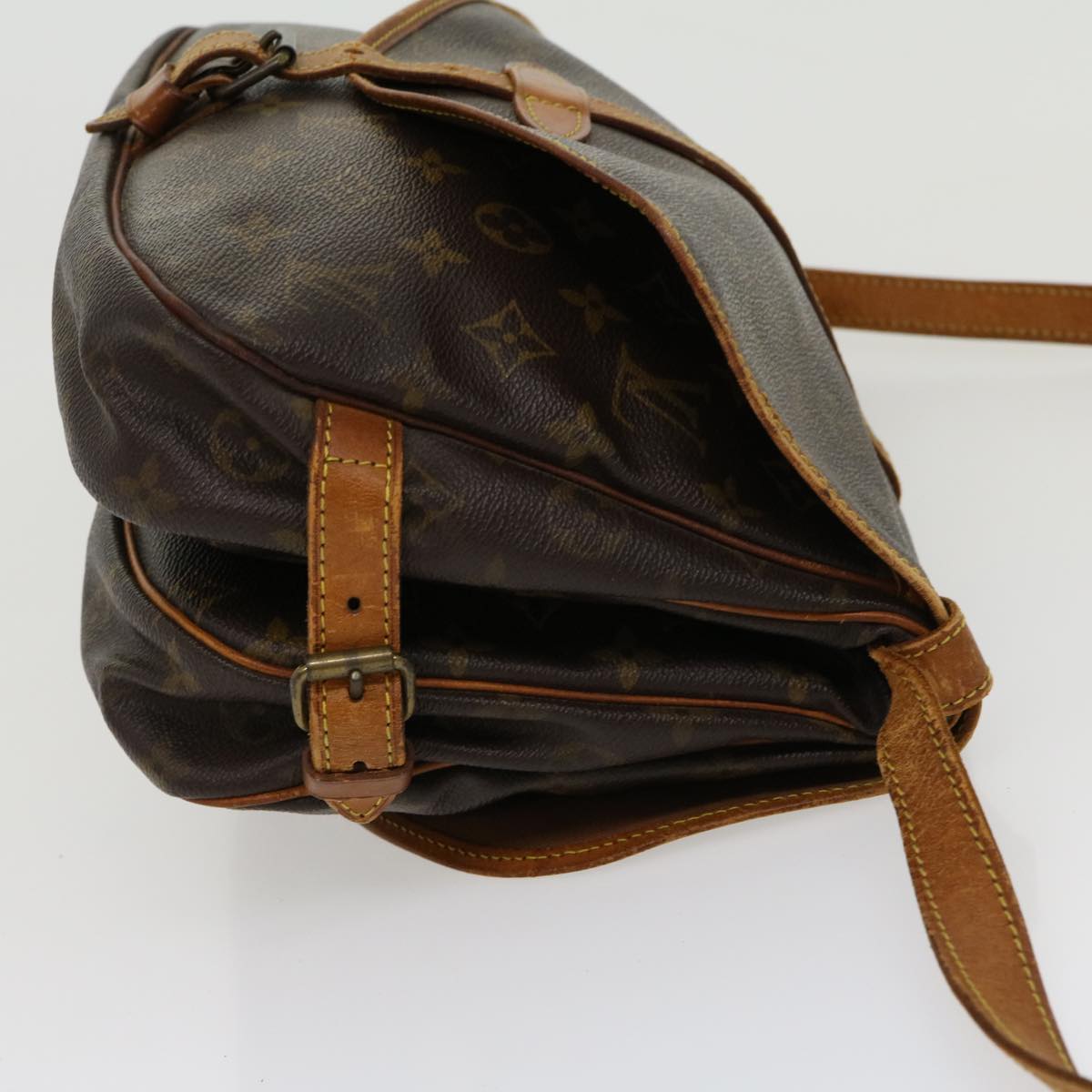 LOUIS VUITTON Monogram Saumur 30 Shoulder Bag M42256 LV jk2467