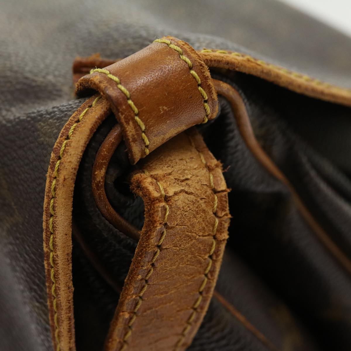 LOUIS VUITTON Monogram Saumur 30 Shoulder Bag M42256 LV jk2467