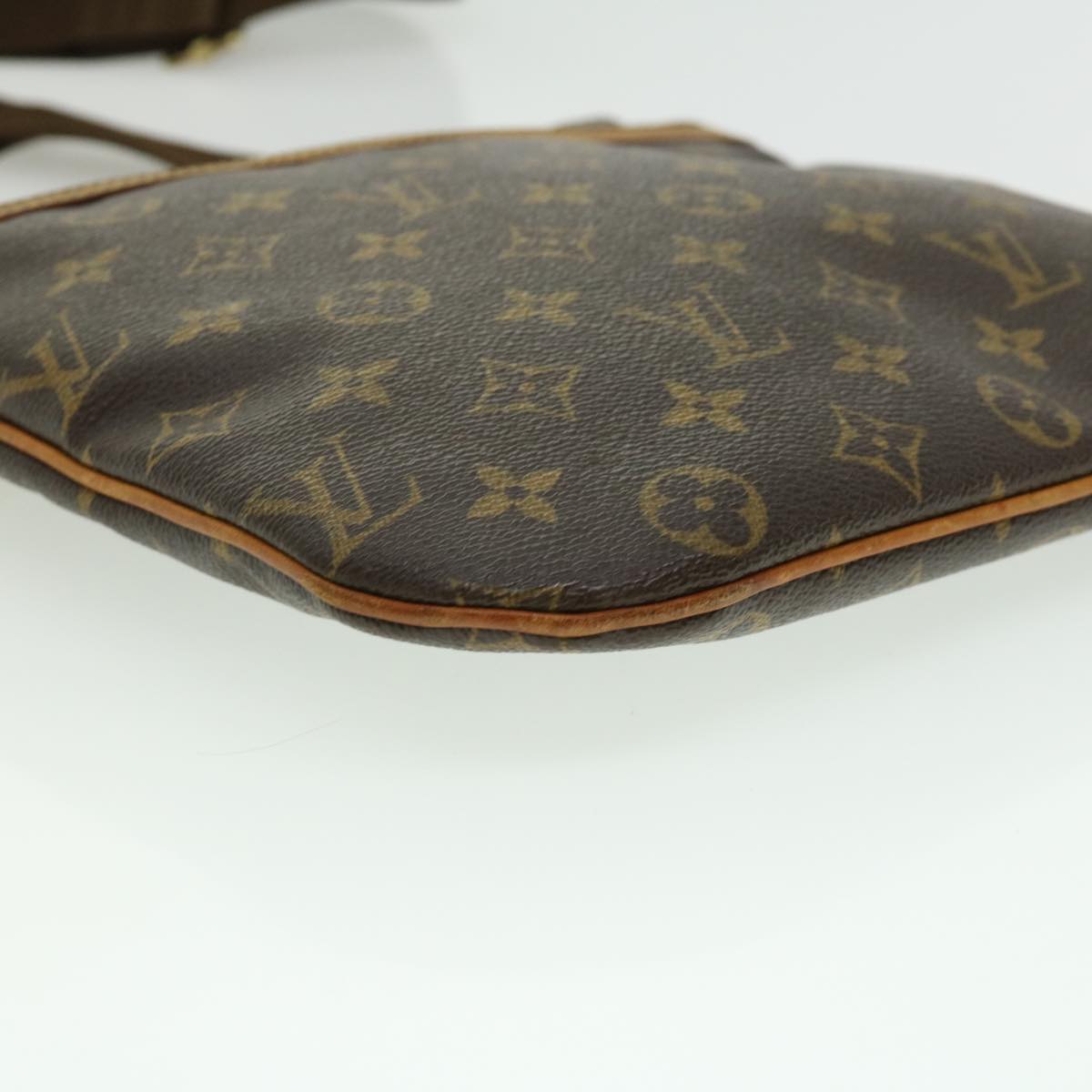 LOUIS VUITTON Monnogram Pochette Bosphore Shoulder Bag M40044 LV jk2471