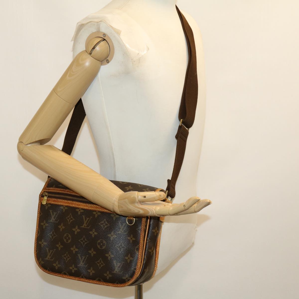 LOUIS VUITTON Monogram Messenger Bosphore PM Shoulder Bag M40106 LV jk2472