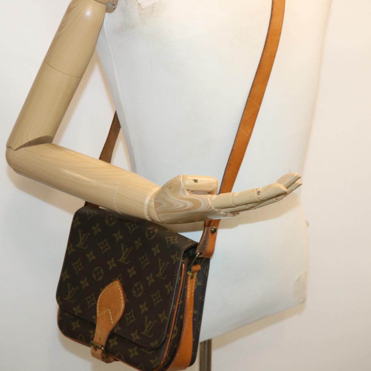 LOUIS VUITTON Monogram Cartouchiere MM Shoulder Bag M51253 LV jk2528