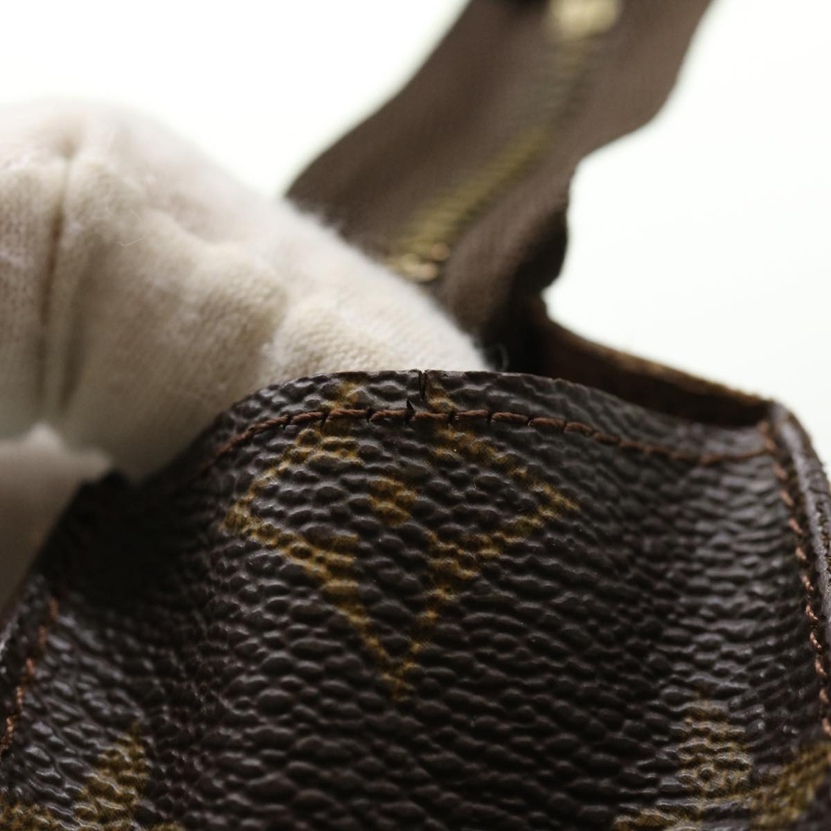 LOUIS VUITTON Monogram Poche Toilette 26 Pouch M47542 LV jk2618