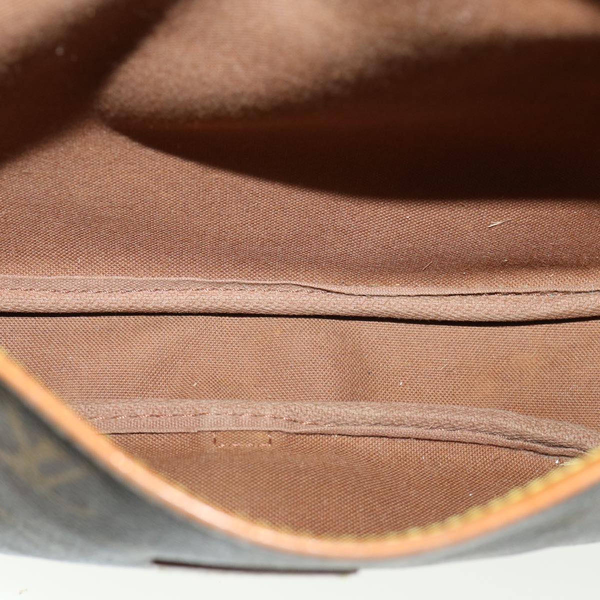 LOUIS VUITTON Monogram Saumur 30 Shoulder Bag M42256 LV jk2743