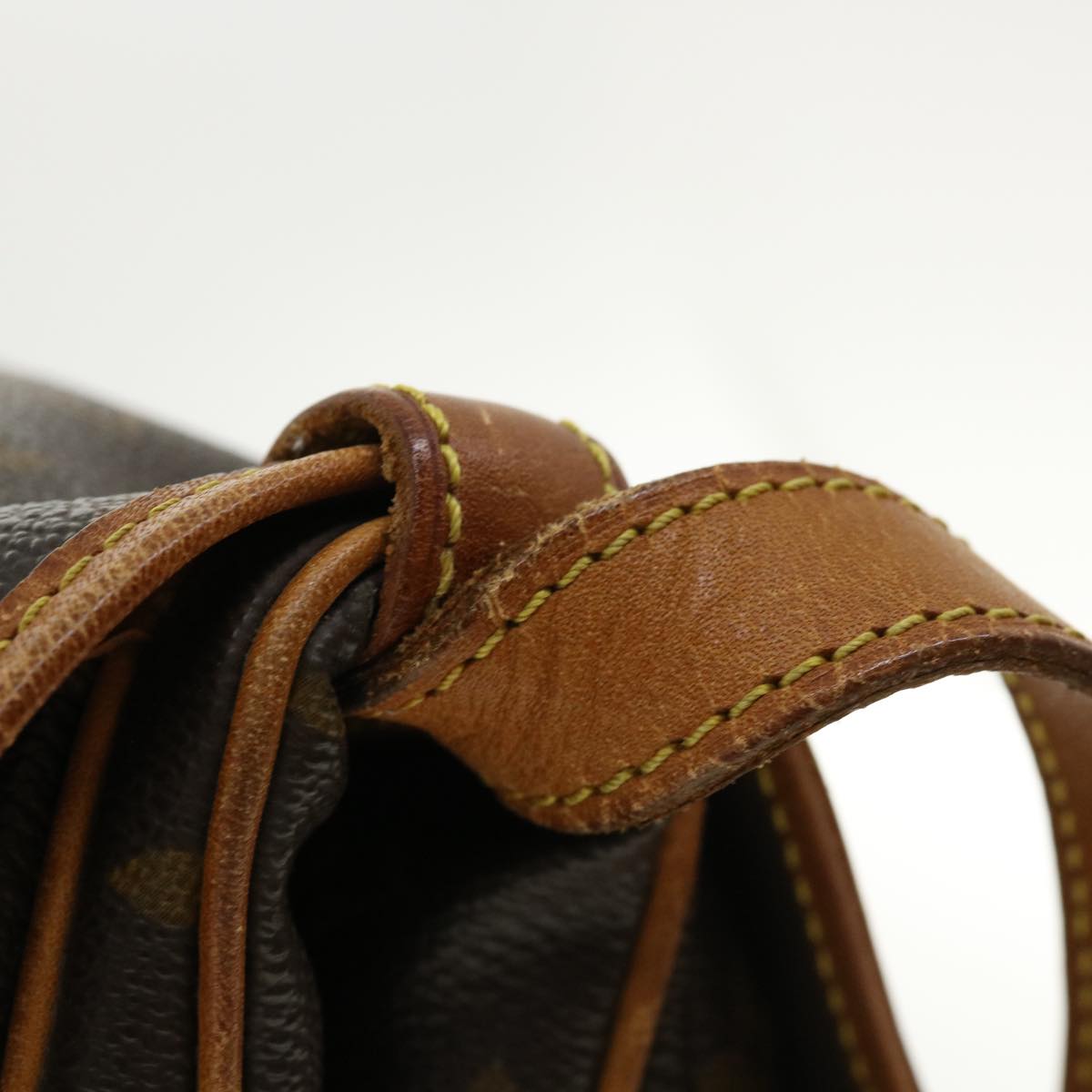 LOUIS VUITTON Monogram Saumur 30 Shoulder Bag M42256 LV jk2743