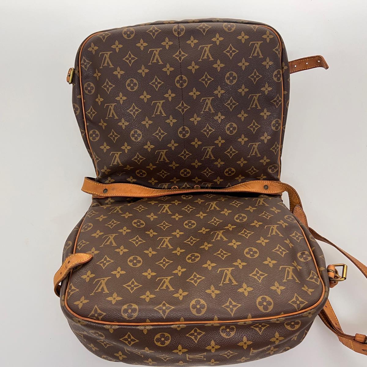 LOUIS VUITTON Monogram Saumur 35 Shoulder Bag M42254 LV jk2817