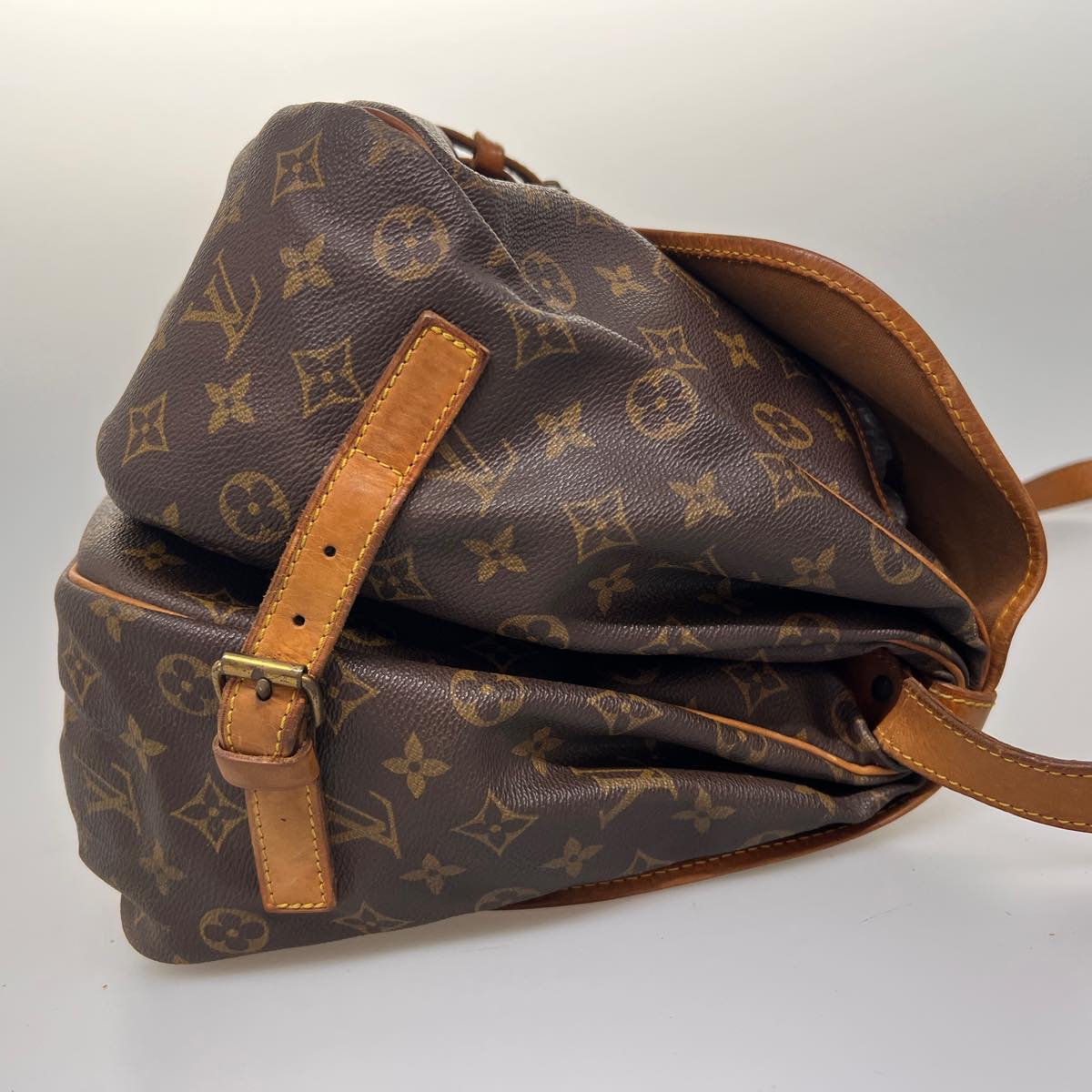 LOUIS VUITTON Monogram Saumur 35 Shoulder Bag M42254 LV jk2817