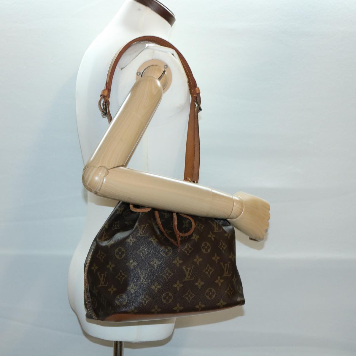 LOUIS VUITTON Monogram Petit Noe Shoulder Bag M42226 LV jk2858
