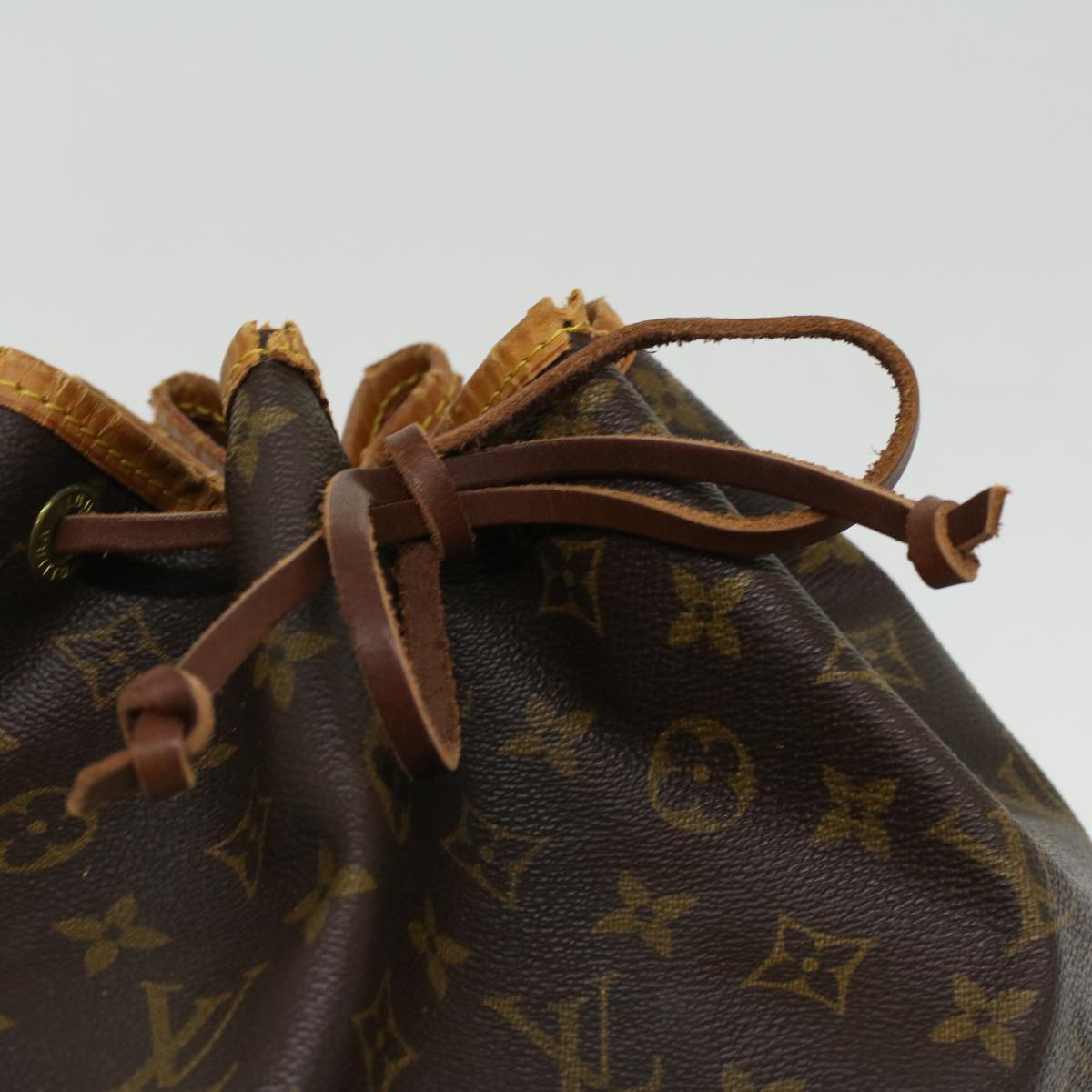 LOUIS VUITTON Monogram Petit Noe Shoulder Bag M42226 LV jk3032