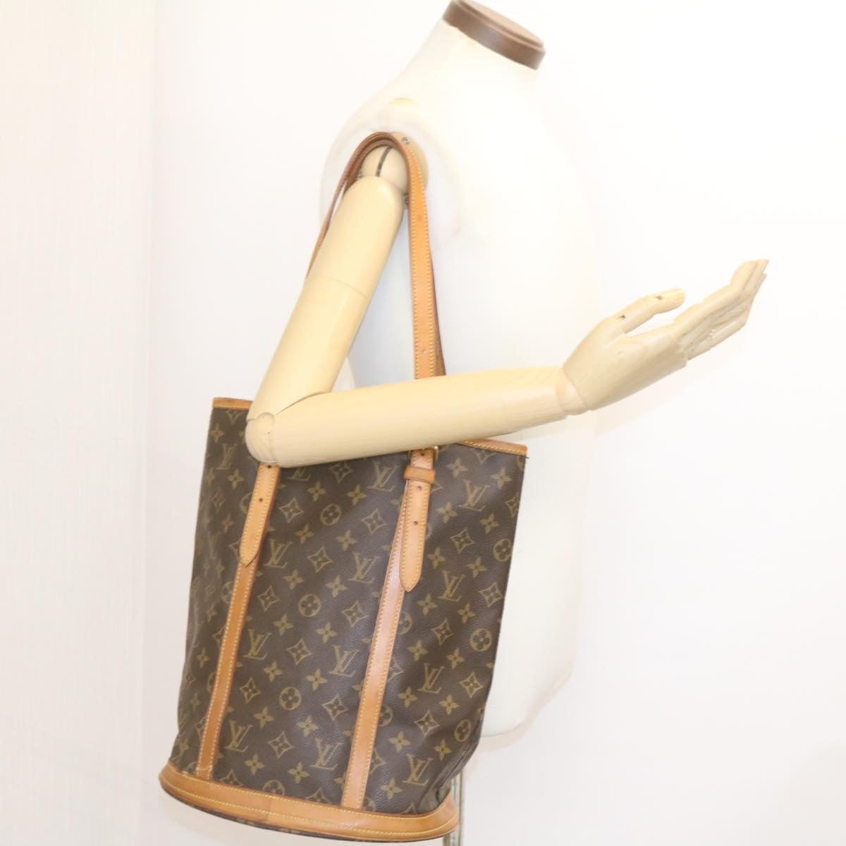 LOUIS VUITTON Monogram Bucket GM Shoulder Bag M42236 LV jk515