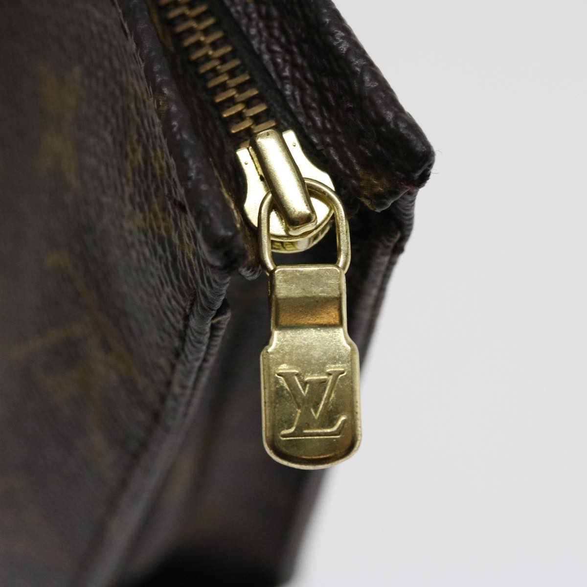 LOUIS VUITTON Monogram Poche Toilette 19 Pouch M47544 LV ki1641