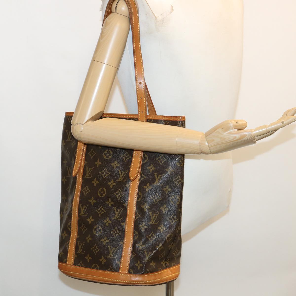 LOUIS VUITTON Monogram Bucket GM Shoulder Bag M42236 LV ki2412