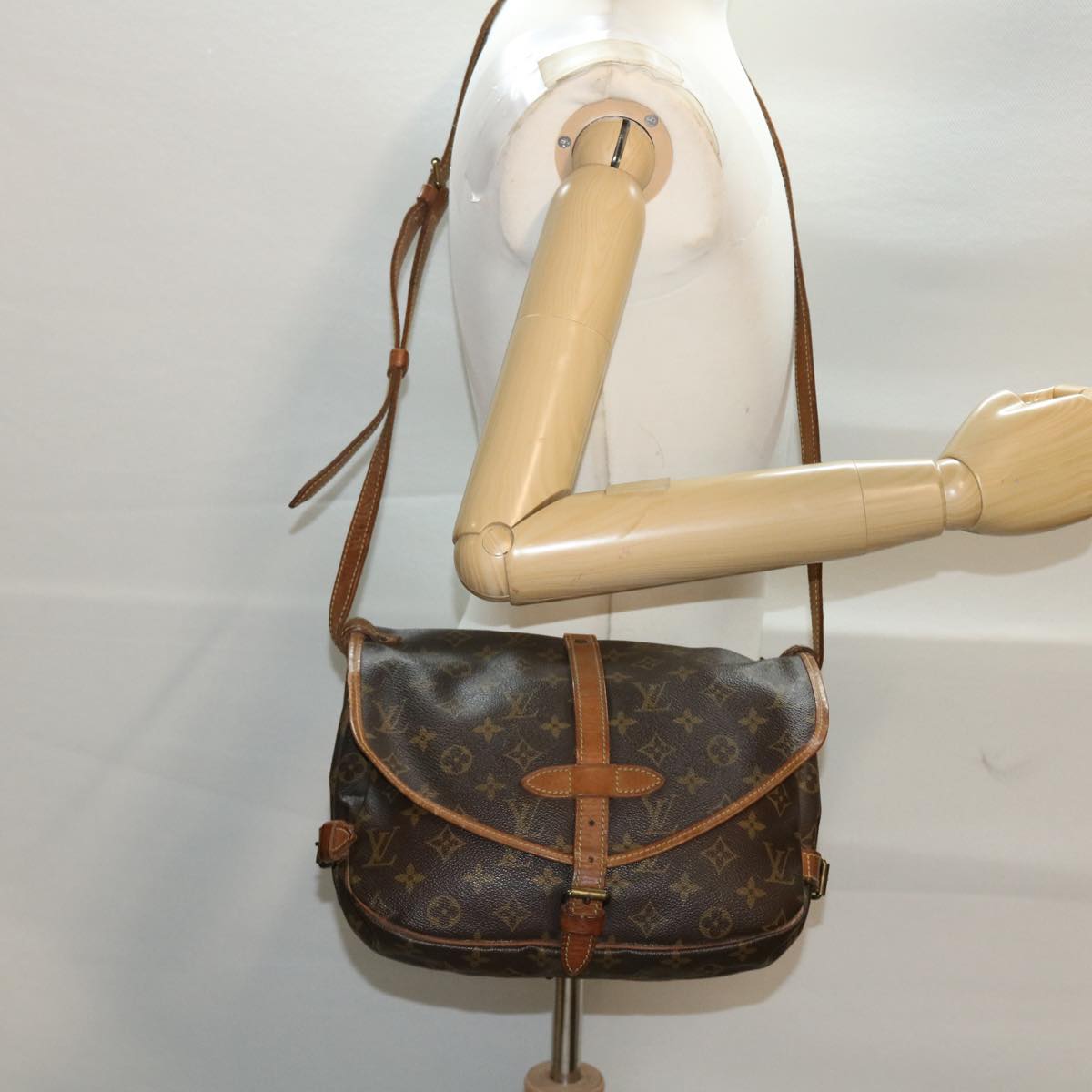 LOUIS VUITTON Monogram Saumur 30 Shoulder Bag M42256 LV ki3085