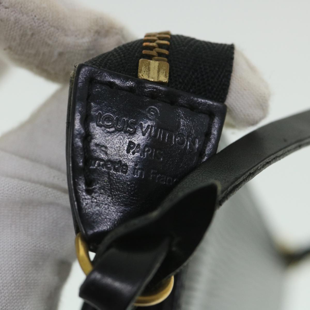 LOUIS VUITTON Epi Pochette Accessoires Pouch Black M52987 LV ki3580