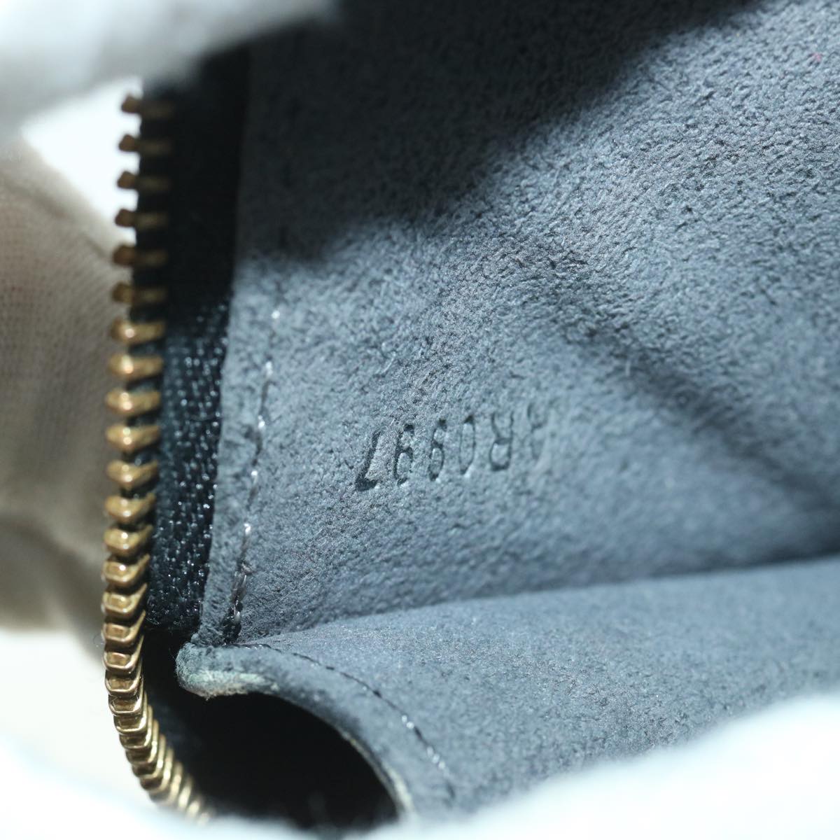 LOUIS VUITTON Epi Pochette Accessoires Pouch Black M52987 LV ki3580