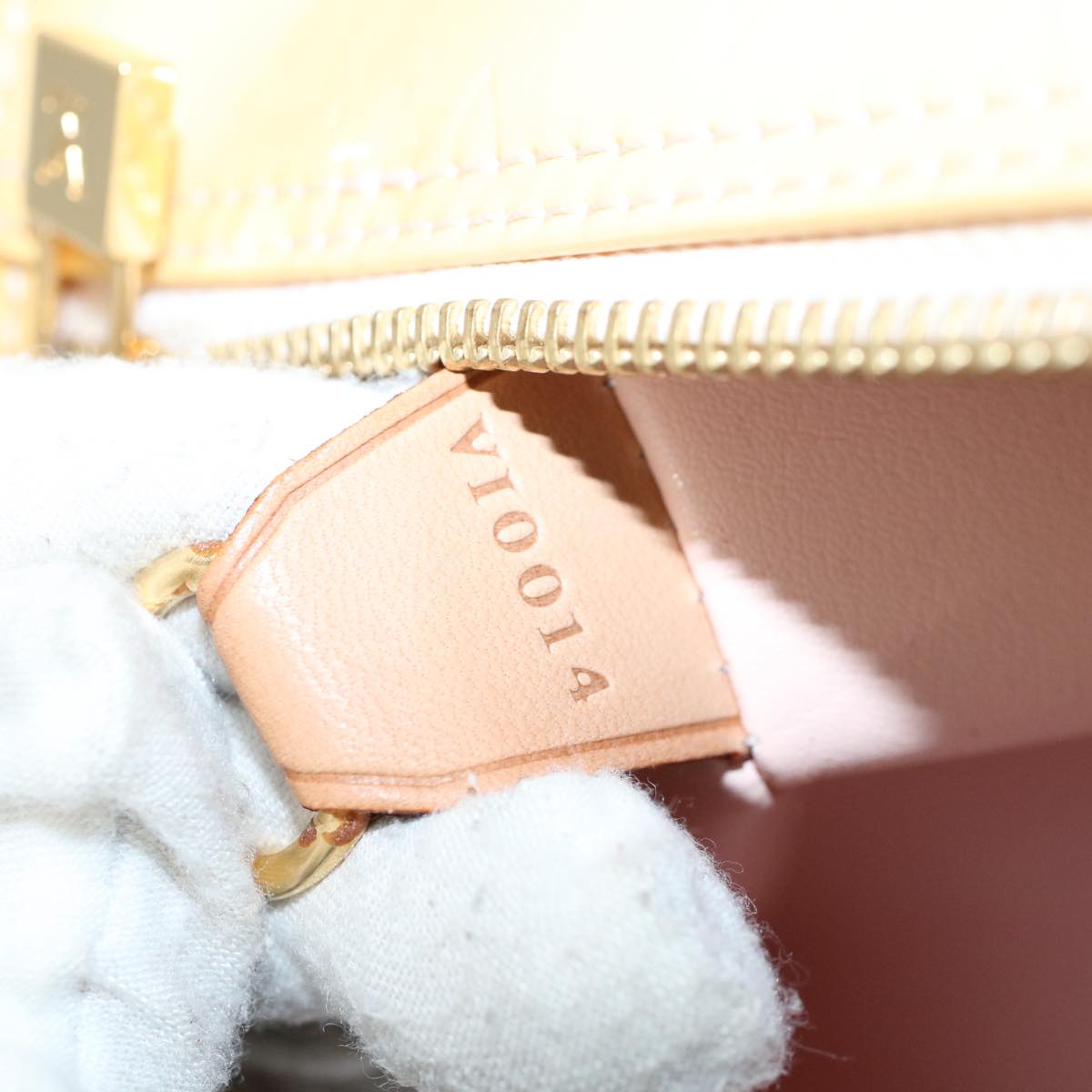 LOUIS VUITTON Monogram Vernis Bedford Bag Marshmallow Pink M91308 LV ki3623