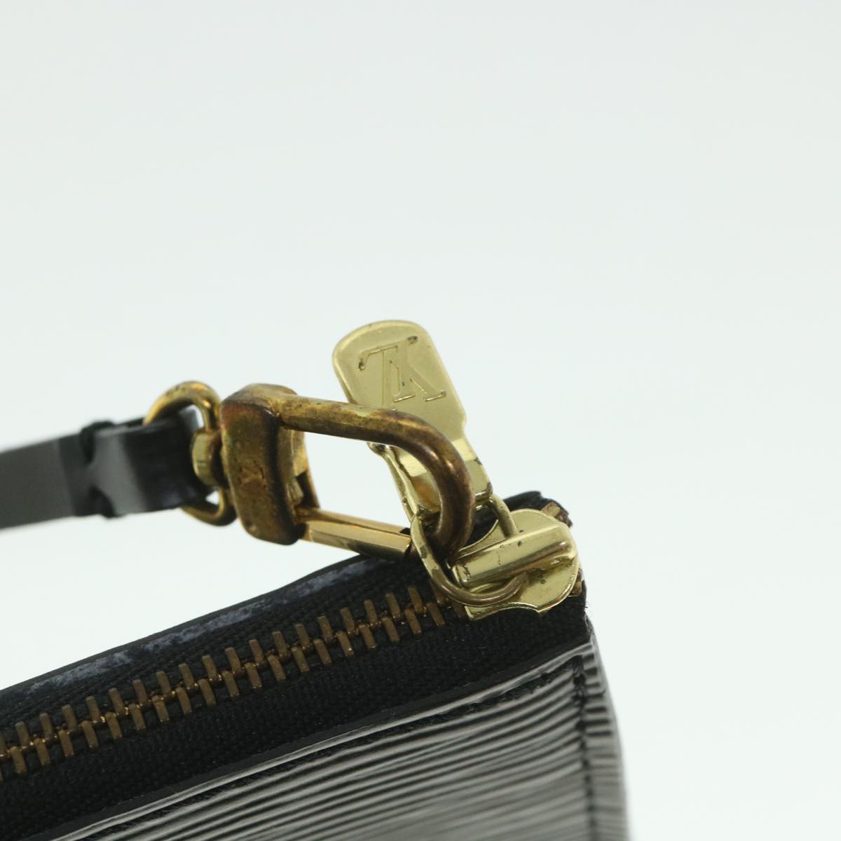 LOUIS VUITTON Epi Pochette Accessoires Pouch Black M52987 LV ki3624