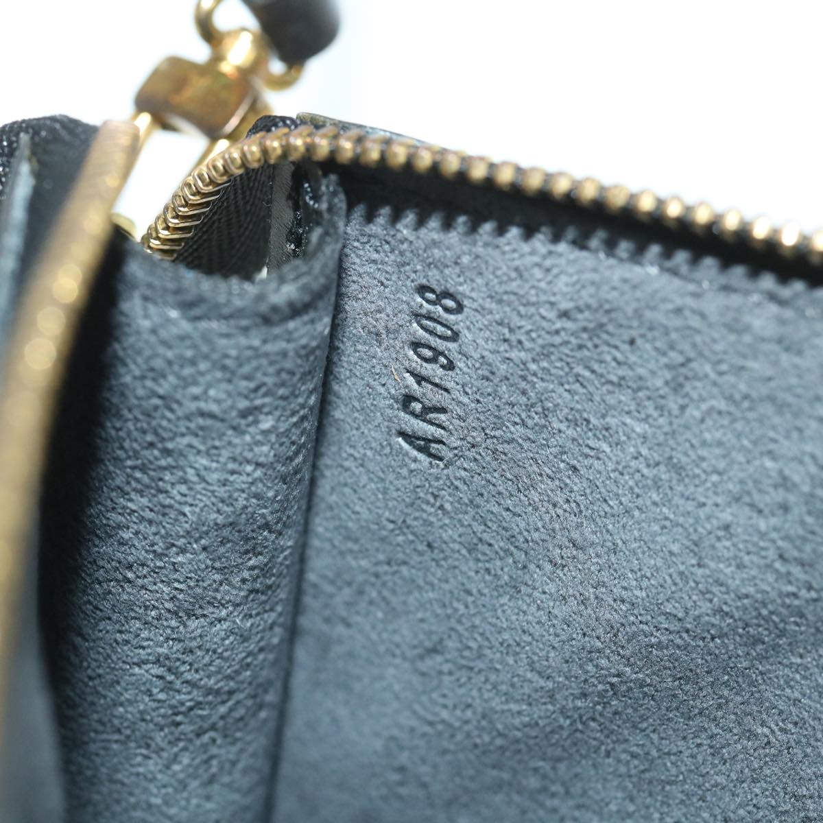 LOUIS VUITTON Epi Pochette Accessoires Pouch Black M52987 LV ki3624