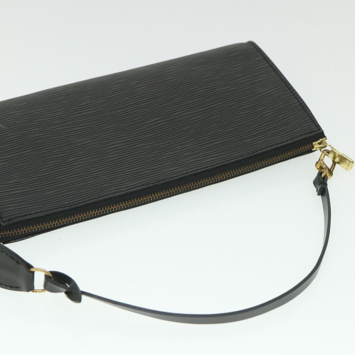 LOUIS VUITTON Epi Pochette Accessoires Pouch Black M52987 LV ki3624