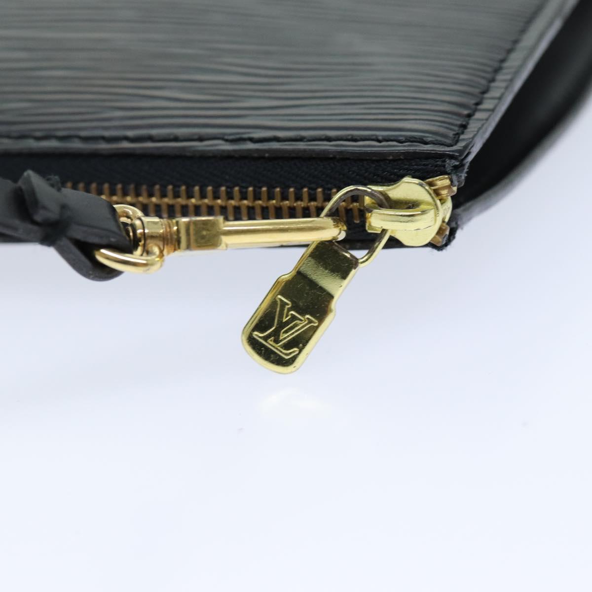 LOUIS VUITTON Epi Pochette Accessoires Pouch Black M52982 LV ki4515