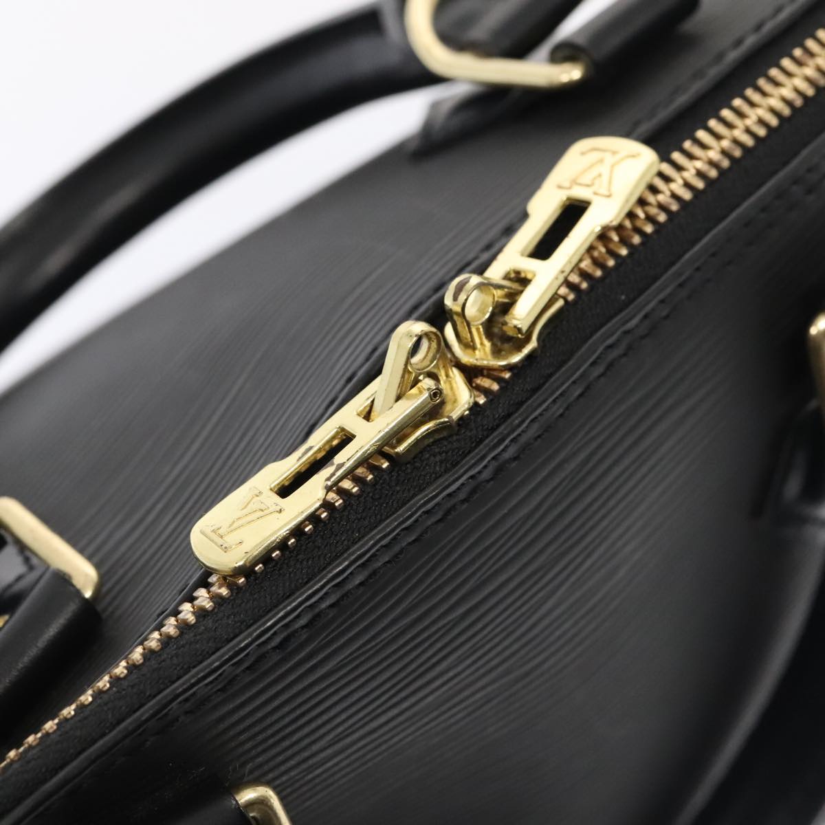 LOUIS VUITTON Epi Alma Hand Bag Black M52142 LV ki4859