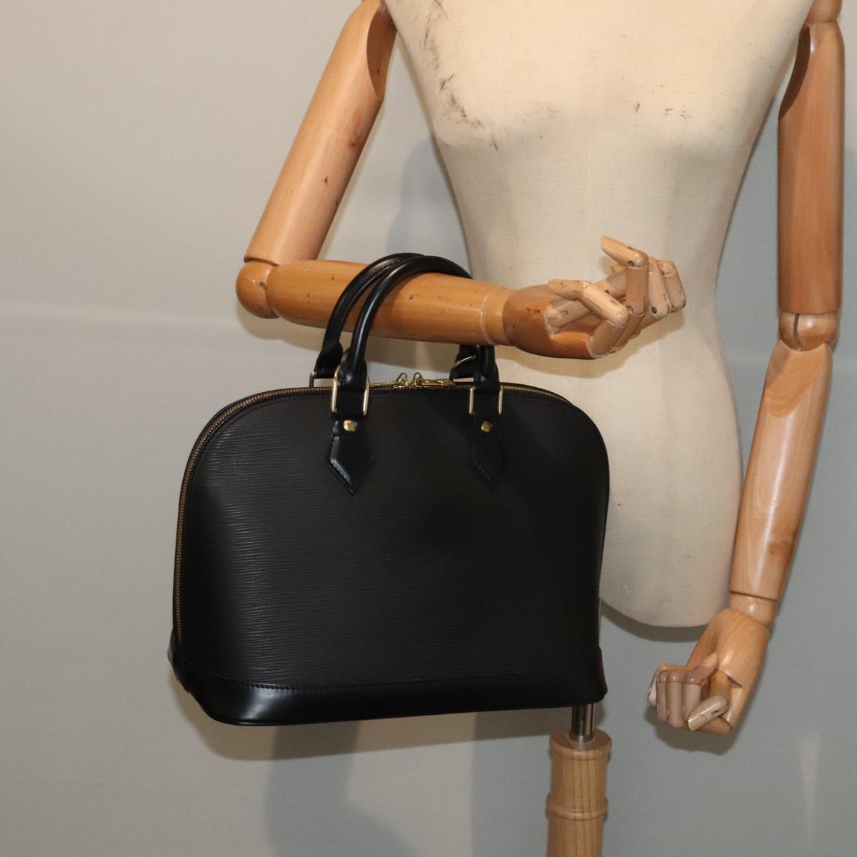 LOUIS VUITTON Epi Alma Hand Bag Black M52142 LV ki4859