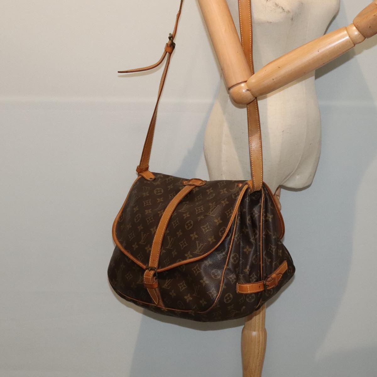 LOUIS VUITTON Monogram Saumur 35 Shoulder Bag M42254 LV ki4880