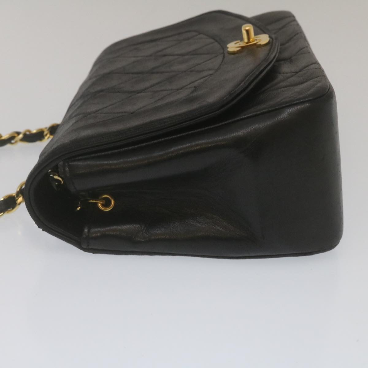Luxury Chanel Matelasse Turn Lock Diana Chain Shoulder Bag Lamb Skin Black  lt403A