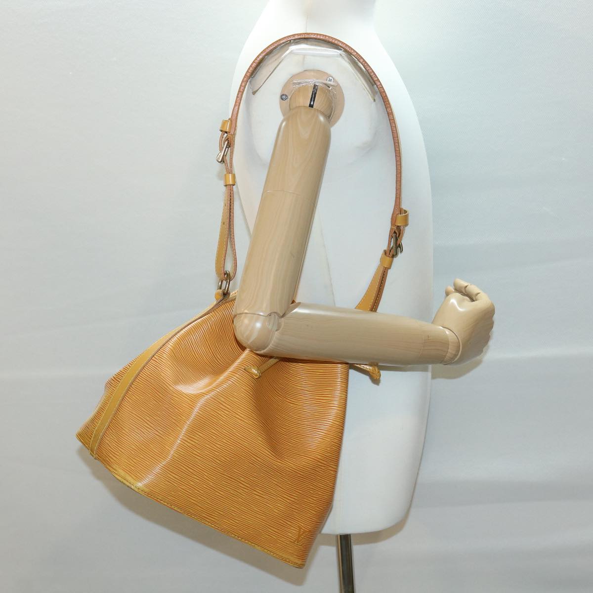LOUIS VUITTON Epi Petit Noe Shoulder Bag Tassili Yellow M44109 LV lt649