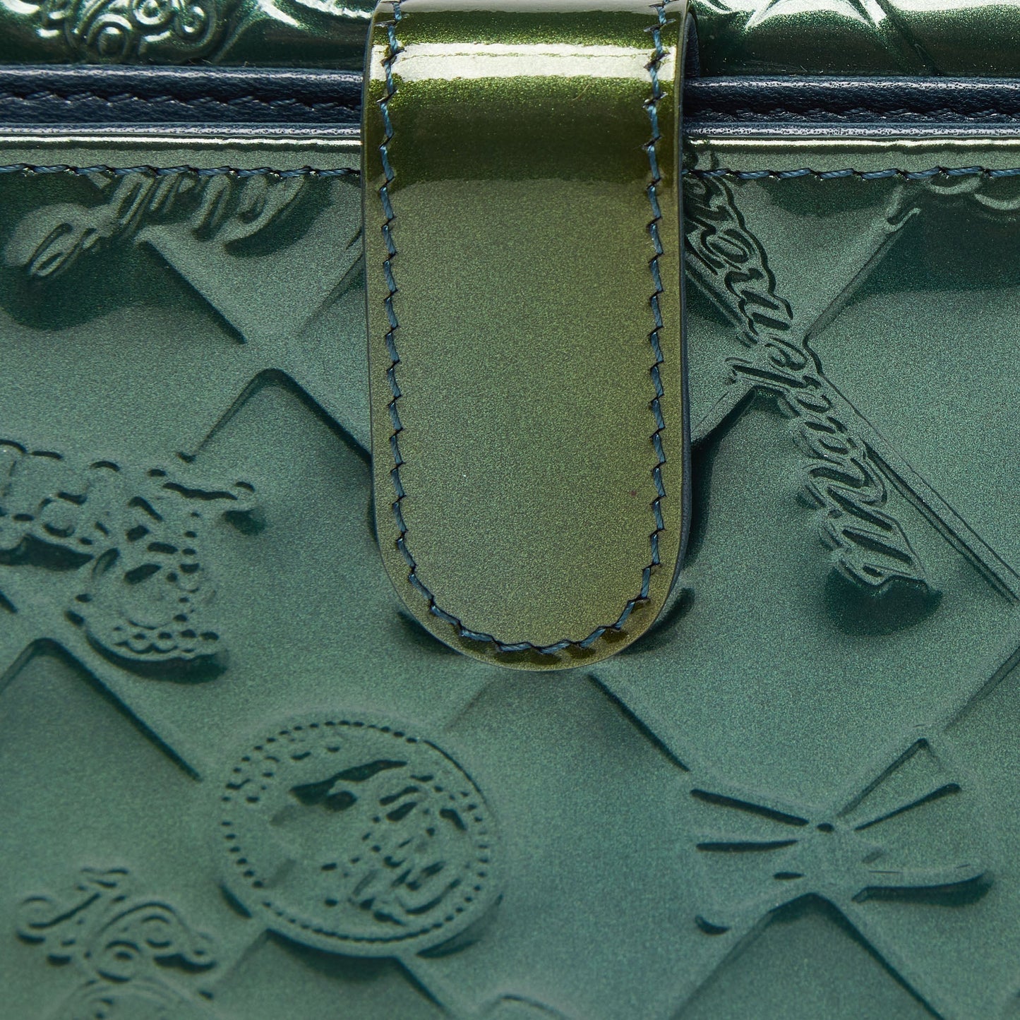 CHANEL Green Patent Leather Symbols Lucky Charm Compact Wallet