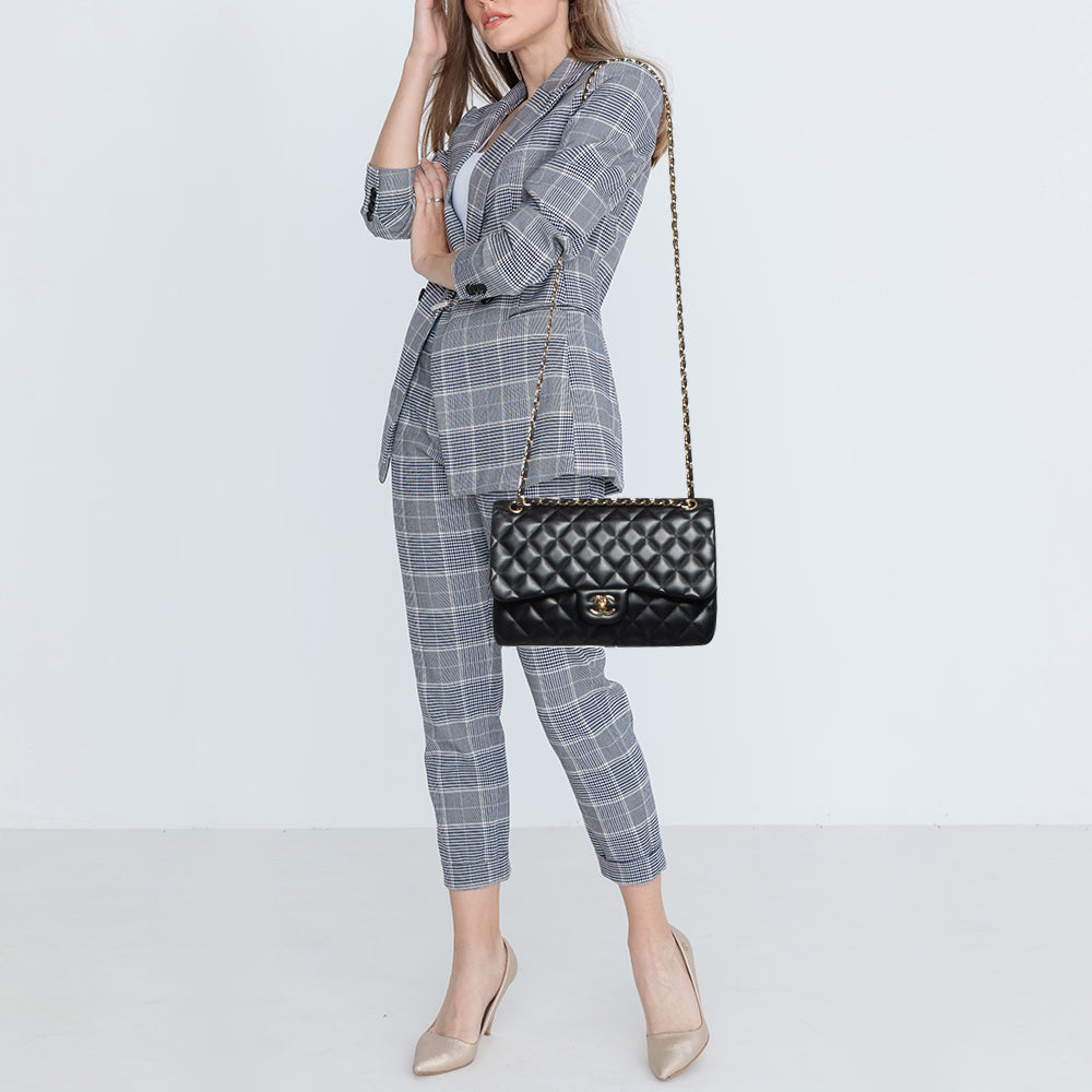 CHANEL Black Quilted Leather Jumbo Classic Double Flap Bag