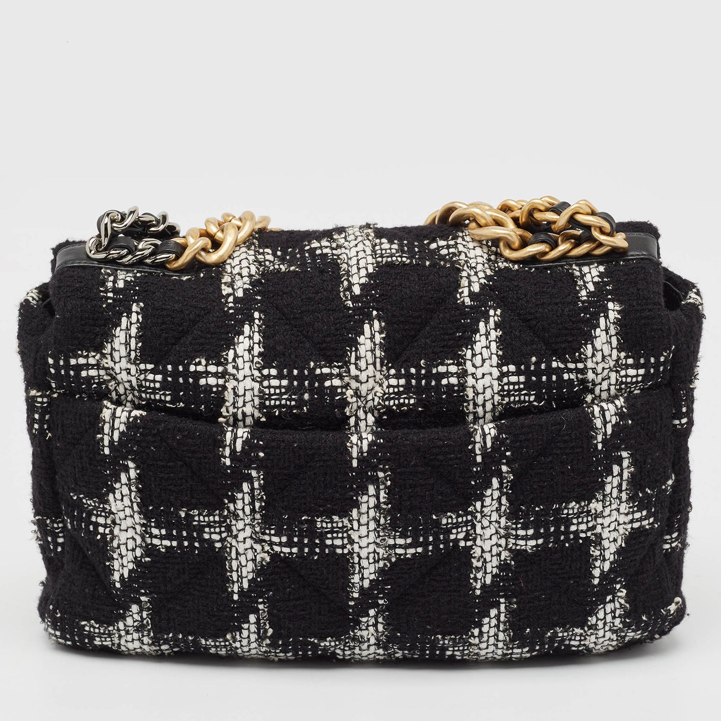 CHANEL Black/White Quilted Houndstooth Tweed and Leather Large 19 Flap Bag