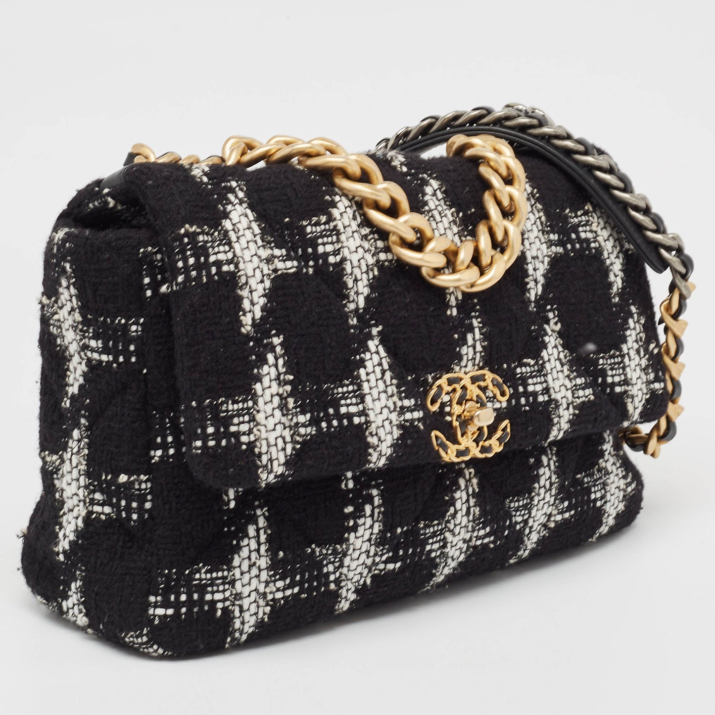 CHANEL Black/White Quilted Houndstooth Tweed and Leather Large 19 Flap Bag