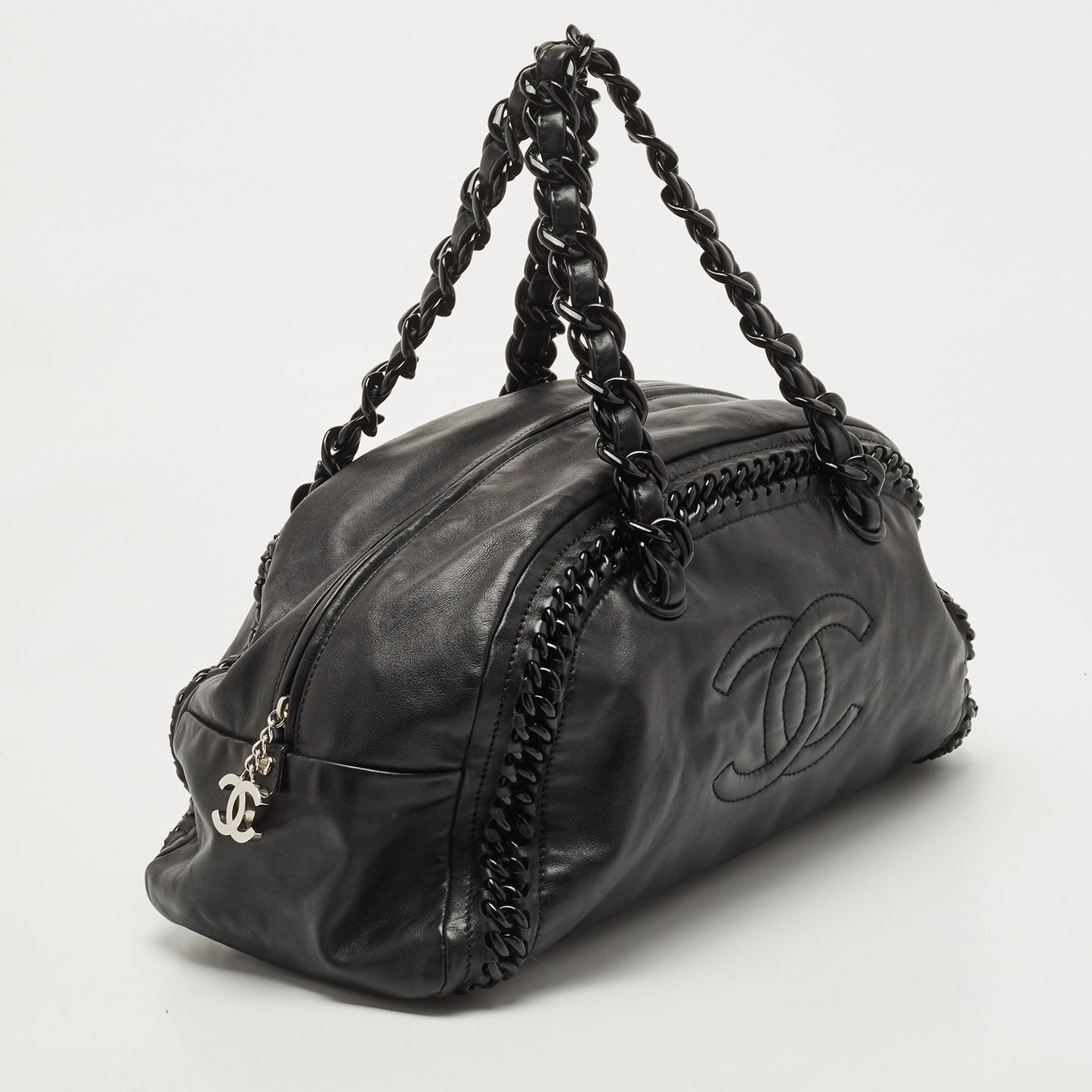 Luxury Chanel Black Matte Leather Large Luxe Ligne Bowler Bag