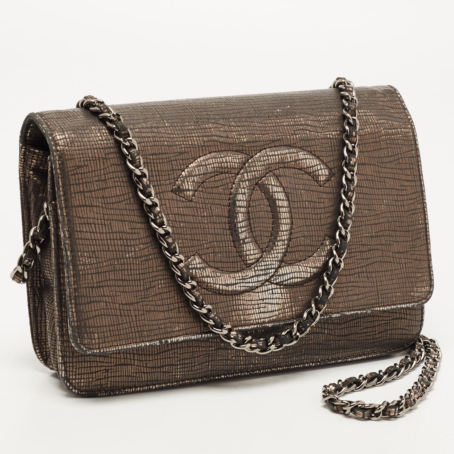 Luxury Chanel Silver Shimmer Suede CC Timeless Wallet on Chain